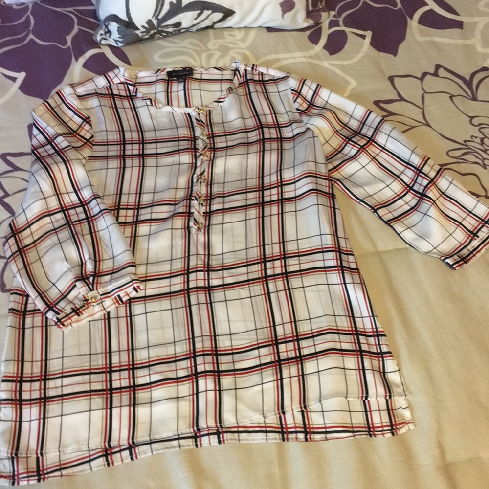 The Limited Lined Top